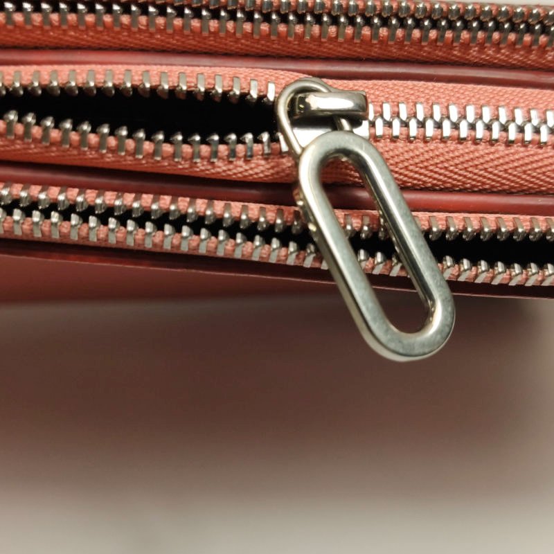 Burberry羊皮純色字母logo斜挎包單肩包-10