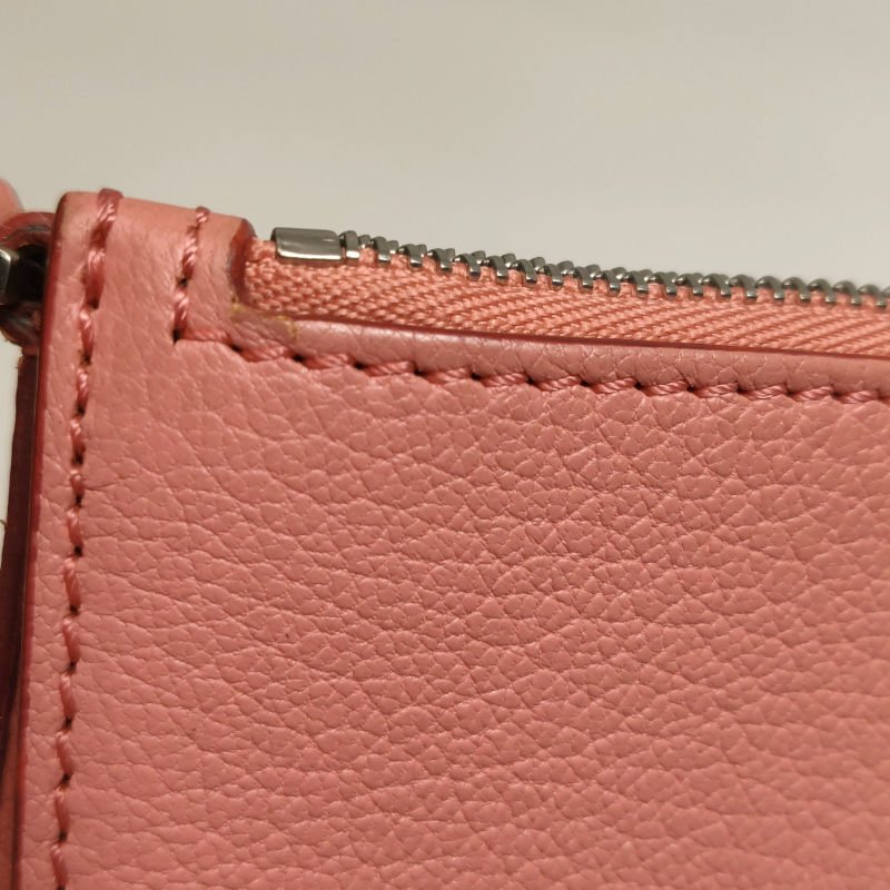 Burberry羊皮純色字母logo斜挎包單肩包-15