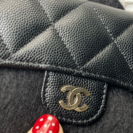 Chanel香奈兒黑金中夾兩折對開魚子醬-12
