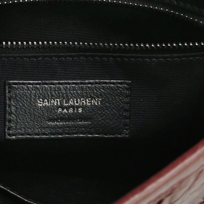 Saint Laurent Niki迷你油蠟皮純色V紋YSL標誌斜挎包-7