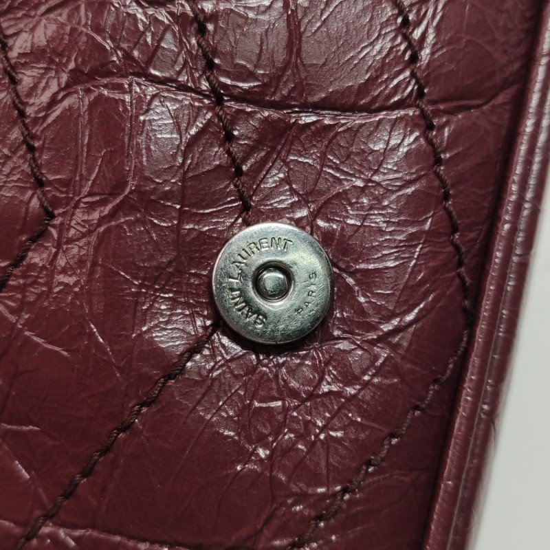 Saint Laurent Niki迷你油蠟皮純色V紋YSL標誌斜挎包-10