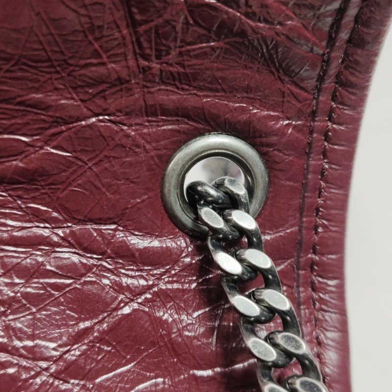 Saint Laurent Niki迷你油蠟皮純色V紋YSL標誌斜挎包-11