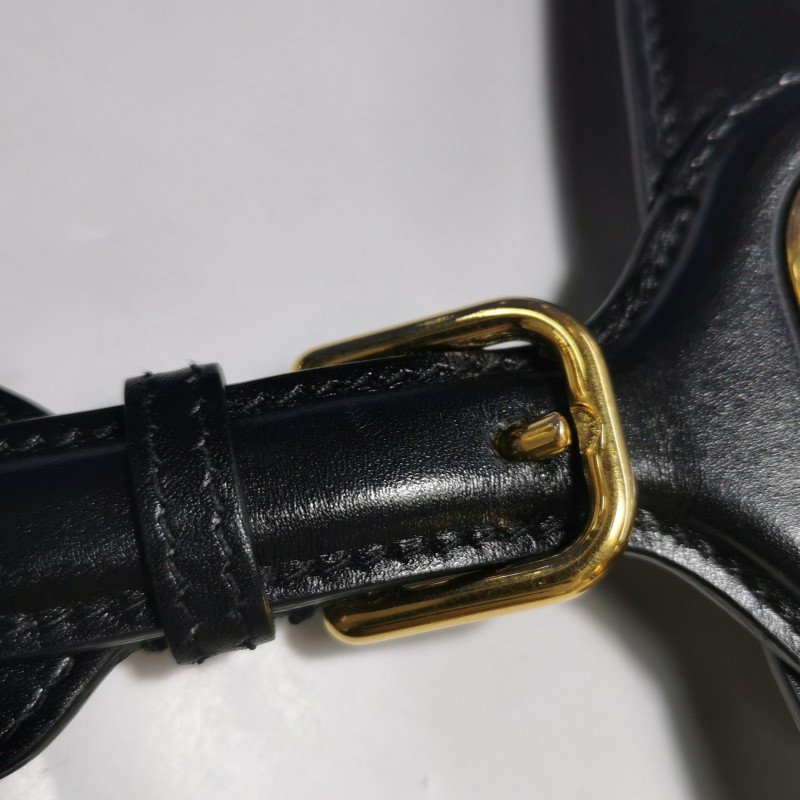 Dior Bobby中號牛皮純色CD標誌磁扣斜挎包單肩包-16