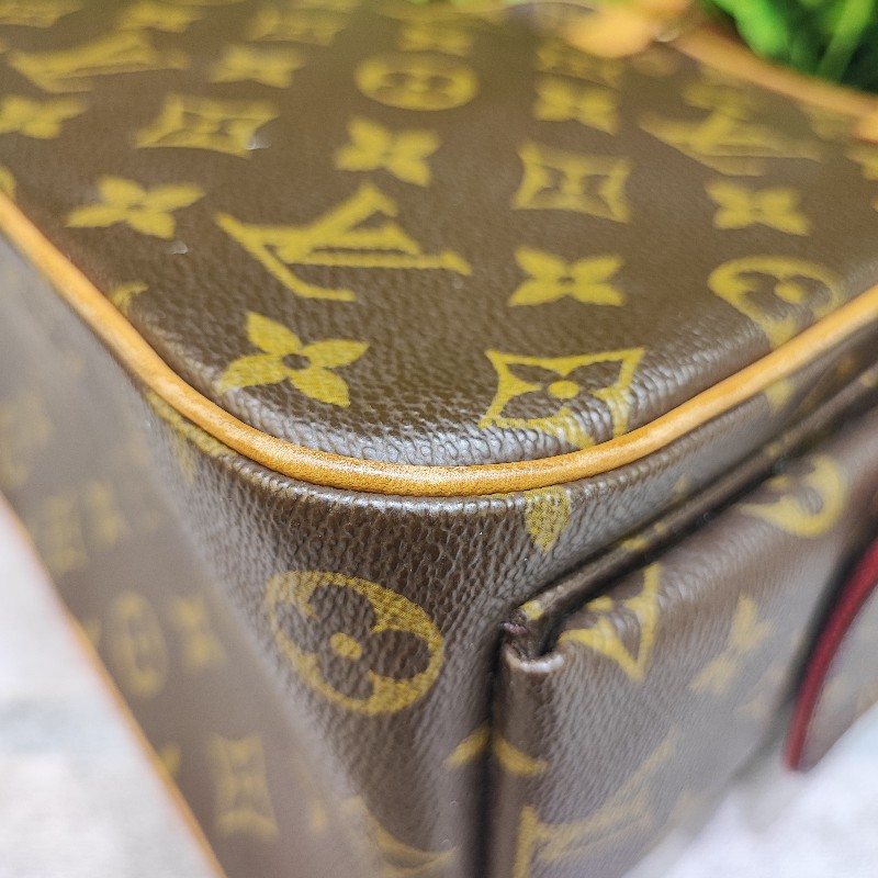 Louis Vuitton Excentri Cite-10