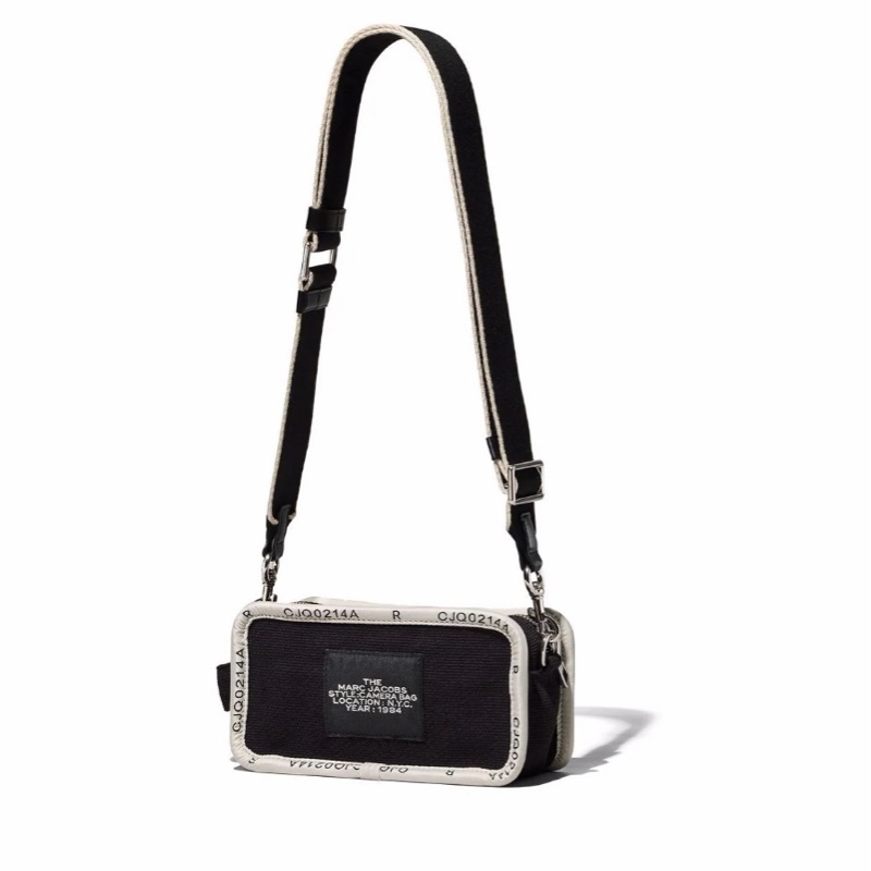 Marc Jacobs 女士 徽標單肩包均碼碼尺寸參考模特圖-2