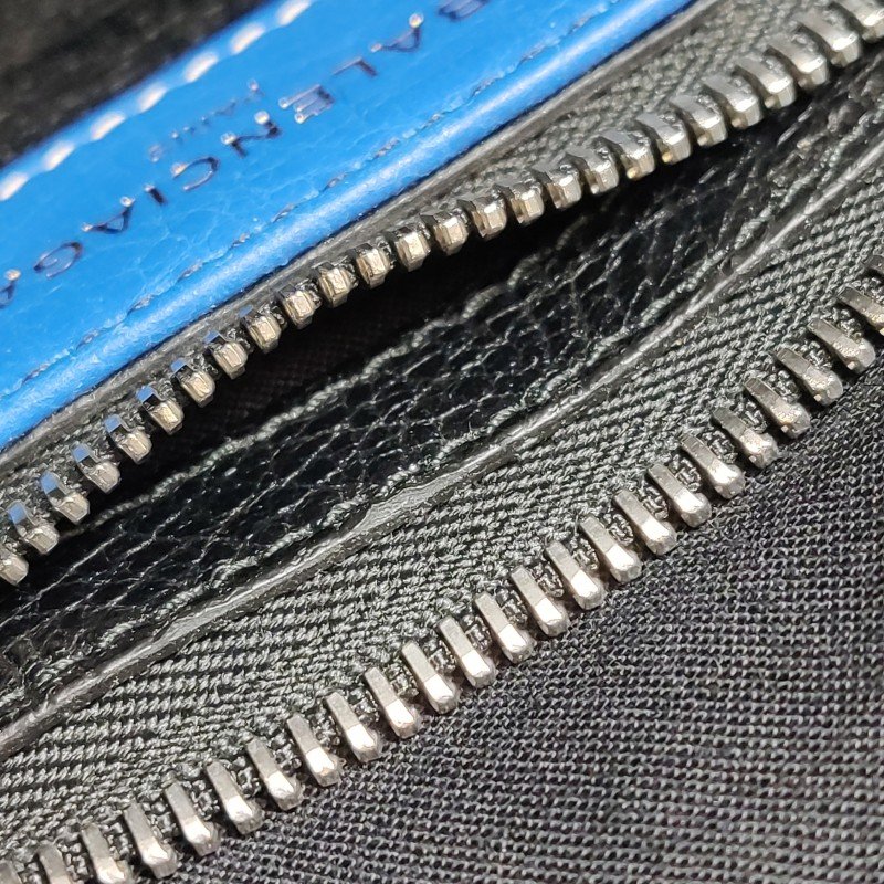 Balenciaga Bazar油蠟皮拼色logo小微標斜挎包-9