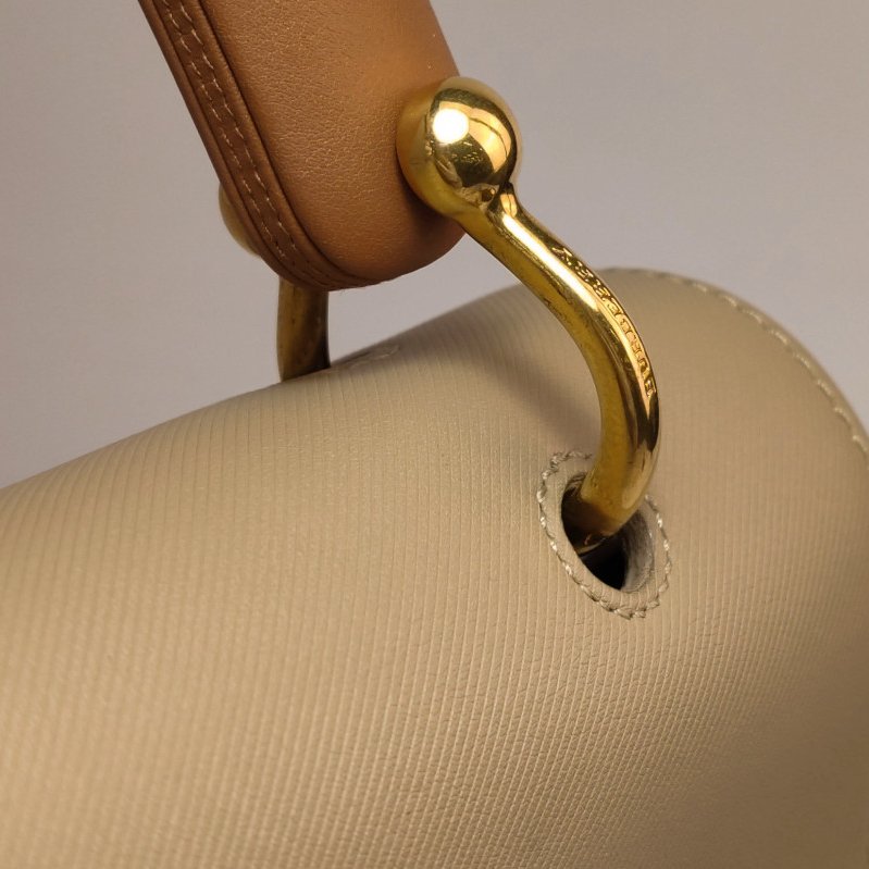 Burberry DK88中號牛皮拼色字母Logo鎖扣斜挎包-12