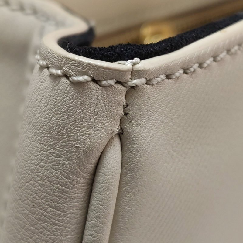 Burberry DK88中號牛皮拼色字母Logo鎖扣斜挎包-14