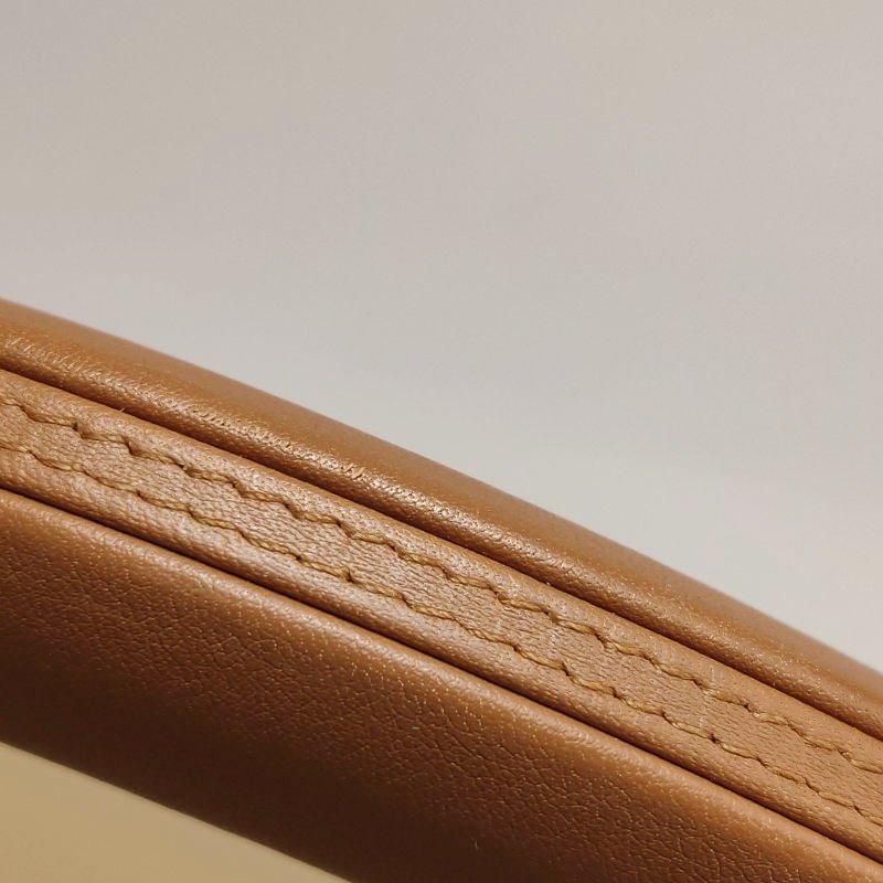 Burberry DK88中號牛皮拼色字母Logo鎖扣斜挎包-20