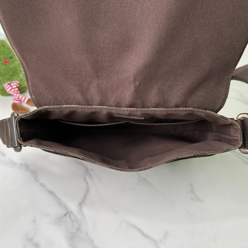 LV District 小號棋盤格翻蓋斜背包-4