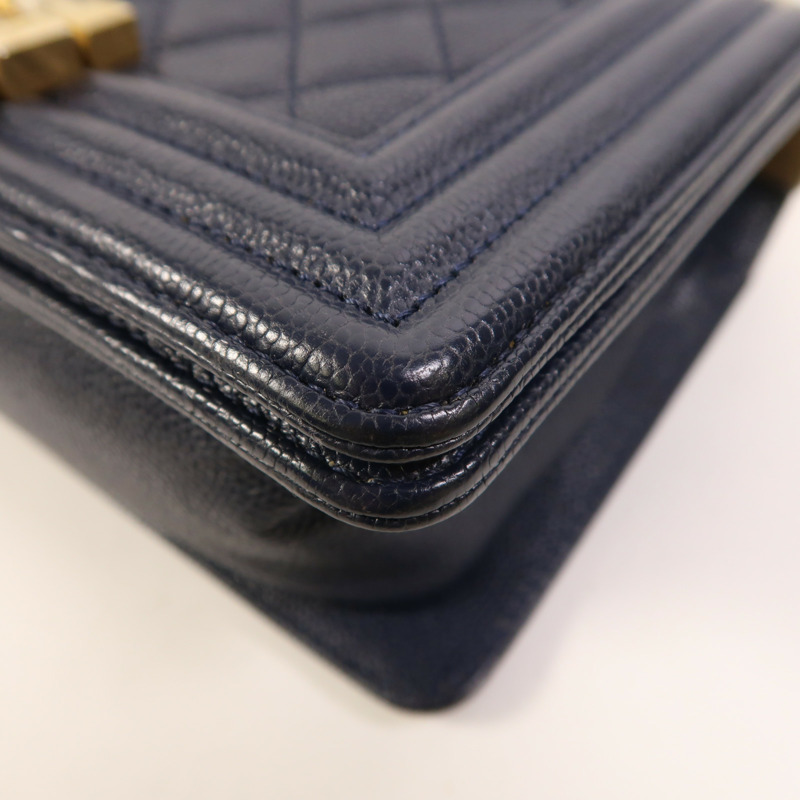 CHANEL 牛皮皮革Boy 20金扣鏈帶肩背袋-11