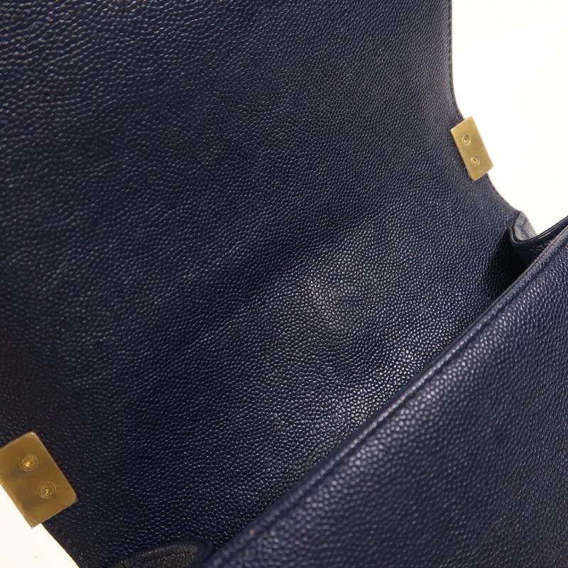 CHANEL 牛皮皮革Boy 20金扣鏈帶肩背袋-19