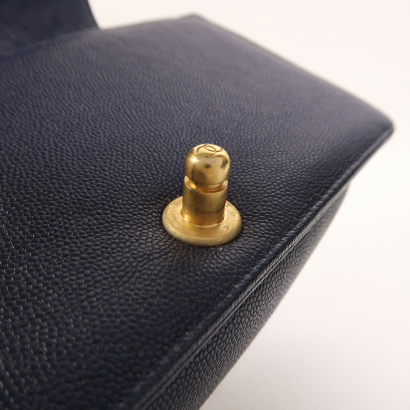 CHANEL 牛皮皮革Boy 20金扣鏈帶肩背袋-21