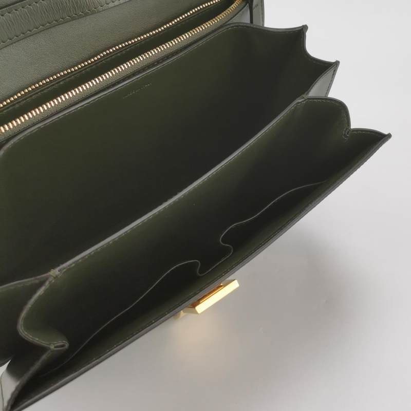 Celine Classic Box豆腐包中號牛皮純色按壓式鎖扣單肩包-6