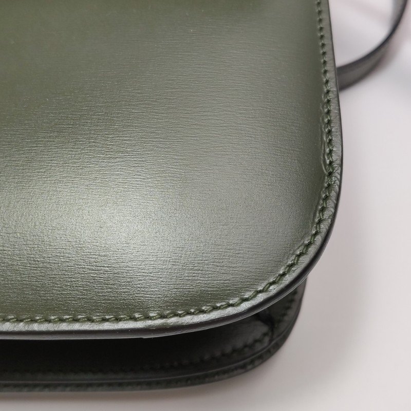 Celine Classic Box豆腐包中號牛皮純色按壓式鎖扣單肩包-22