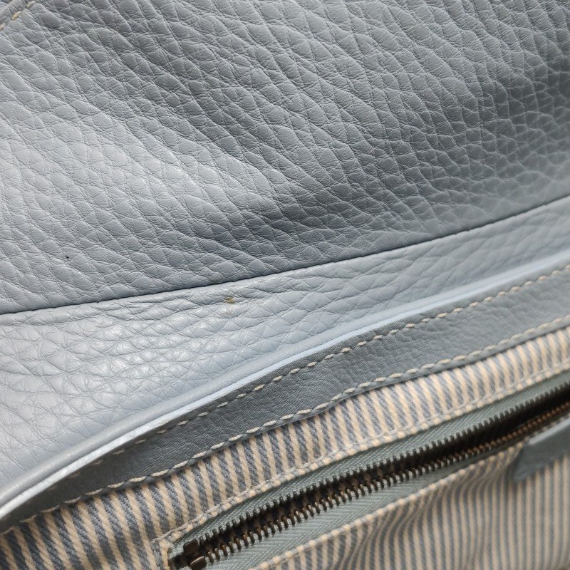 Celine牛皮純色金屬針扣單肩包-8