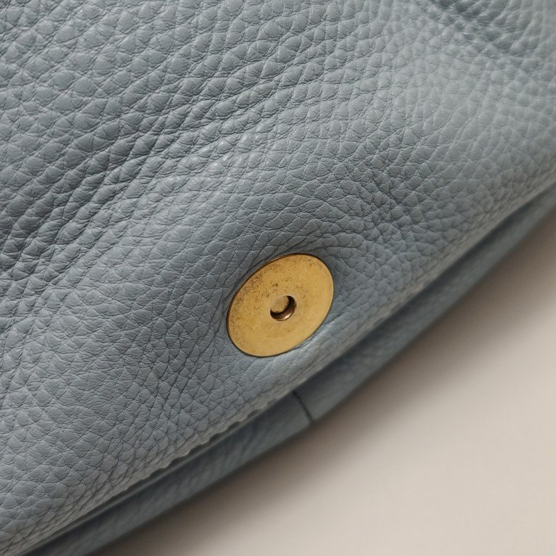 Celine牛皮純色金屬針扣單肩包-10