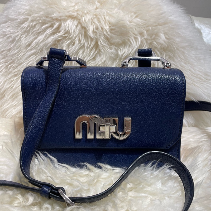 Miu Miu 深藍牛皮斜孭包-0