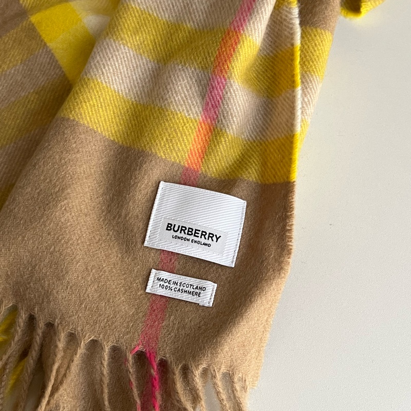 Burberry 經典格紋圍巾（奶茶格紋）-3