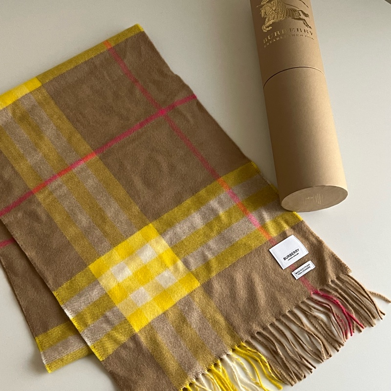 Burberry 經典格紋圍巾（奶茶格紋）-5
