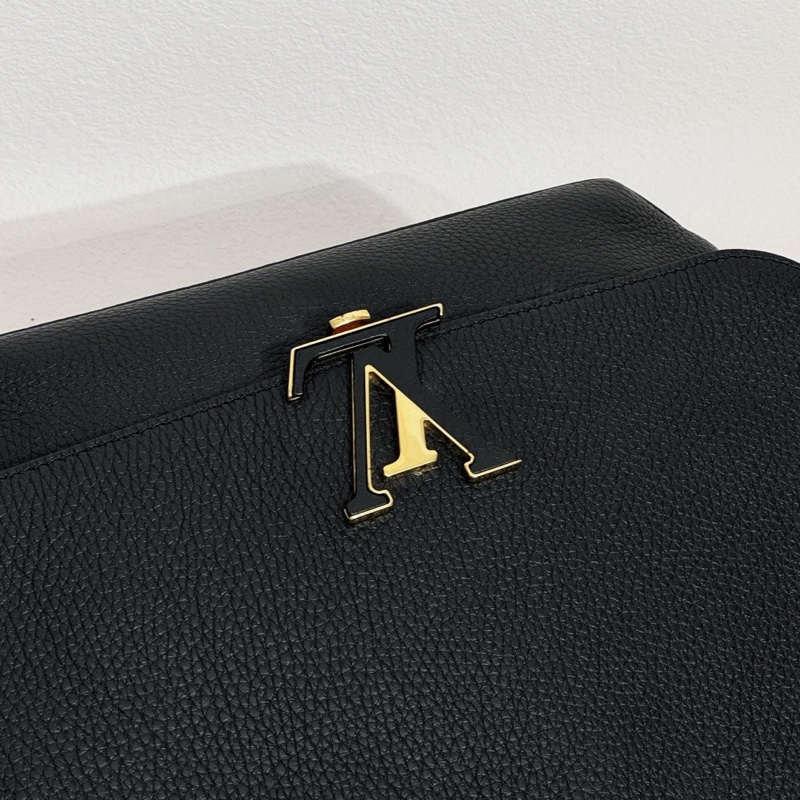 【近新閒置品】Louis Vuitton 路易威登 LV Volta 黑金牛皮郵差包手提單肩斜挎包-8