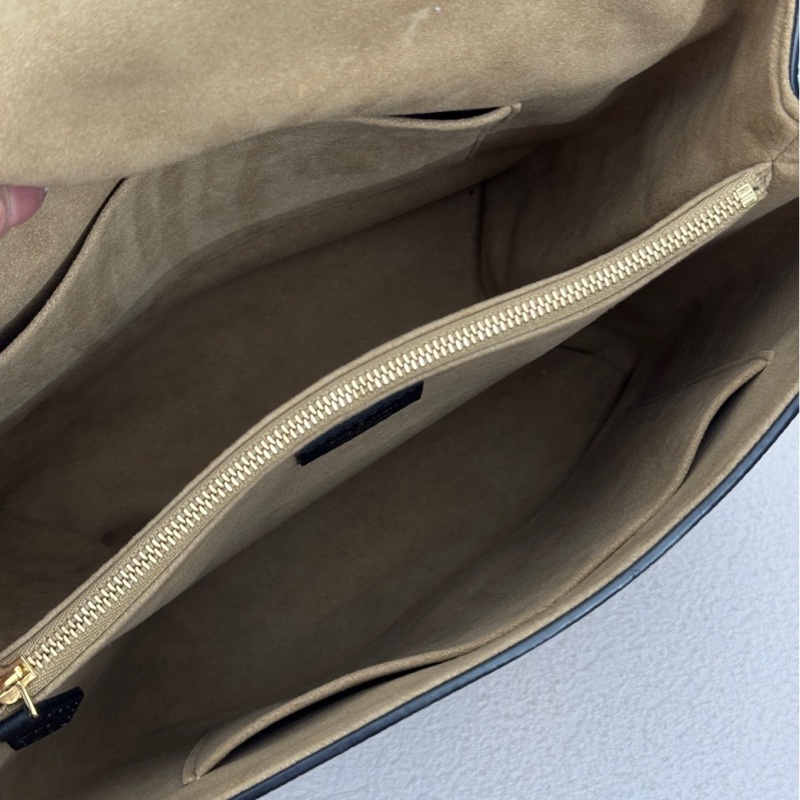 【近新閒置品】Louis Vuitton 路易威登 LV Volta 黑金牛皮郵差包手提單肩斜挎包-11