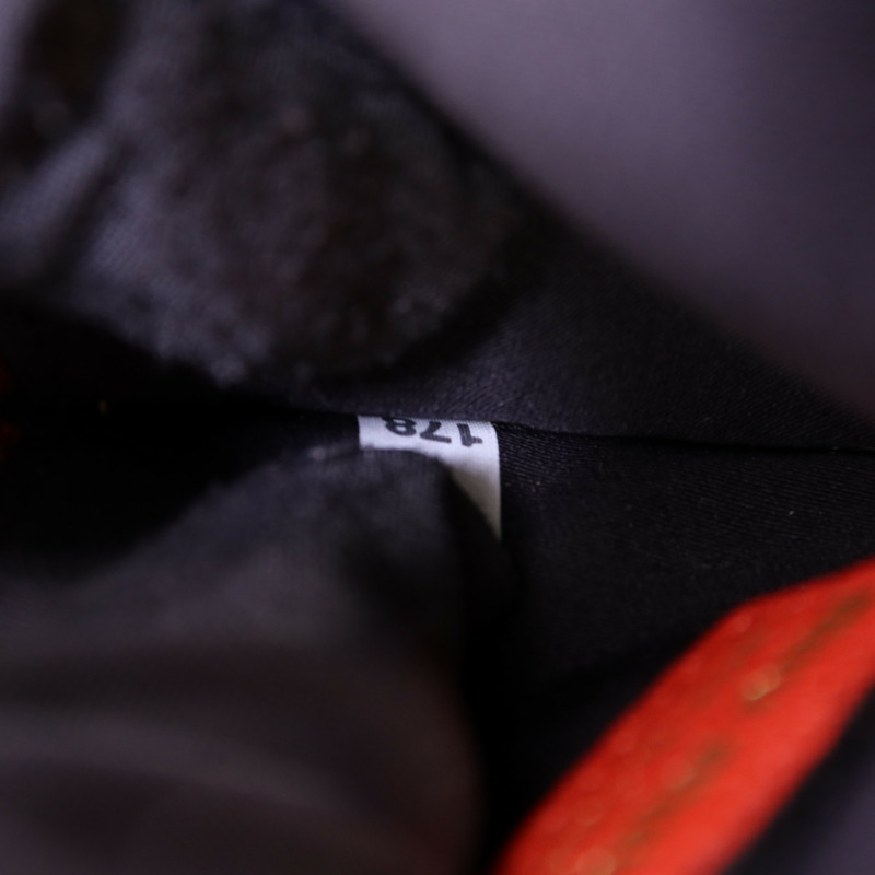 Miu Miu 牛皮皮革Coin Case金扣零錢包-7