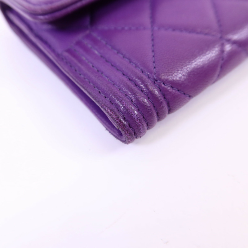 CHANEL 羊皮皮革Boy Bifold Wallet銀扣錢包-11