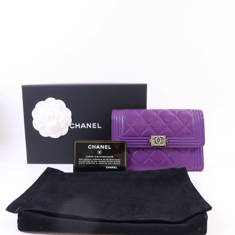 CHANEL 羊皮皮革Boy Bifold Wallet銀扣錢包-20