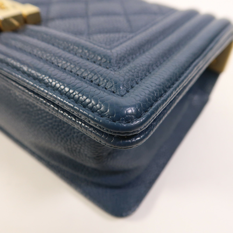 CHANEL 牛皮皮革Boy 20金扣鏈帶肩背袋-11