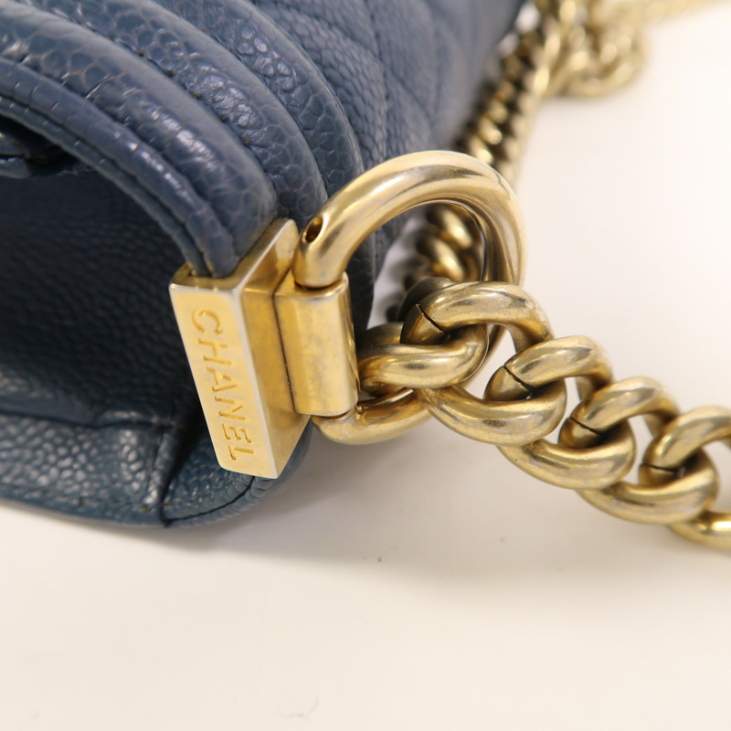 CHANEL 牛皮皮革Boy 20金扣鏈帶肩背袋-15