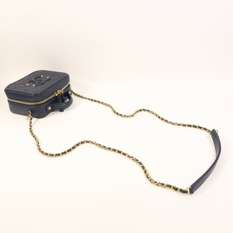 CHANEL 牛皮皮革Vanity Case金扣鏈帶手挽肩背兩用袋-8