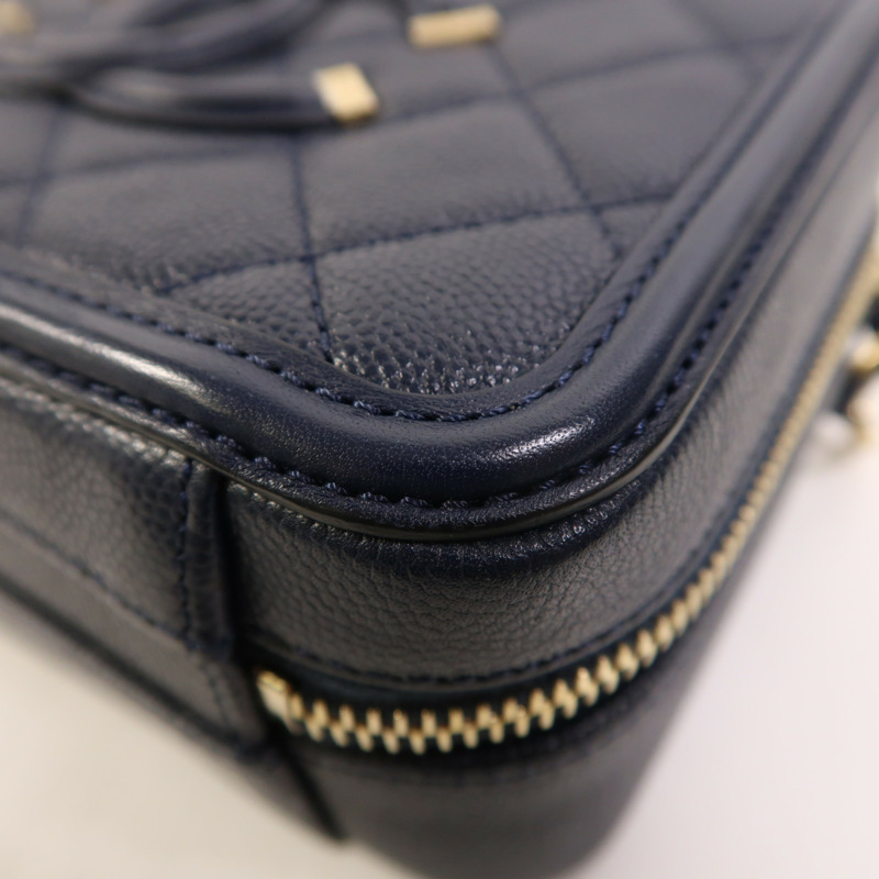 CHANEL 牛皮皮革Vanity Case金扣鏈帶手挽肩背兩用袋-10