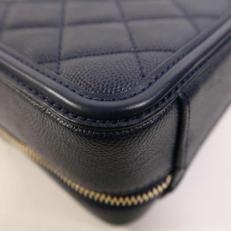 CHANEL 牛皮皮革Vanity Case金扣鏈帶手挽肩背兩用袋-14