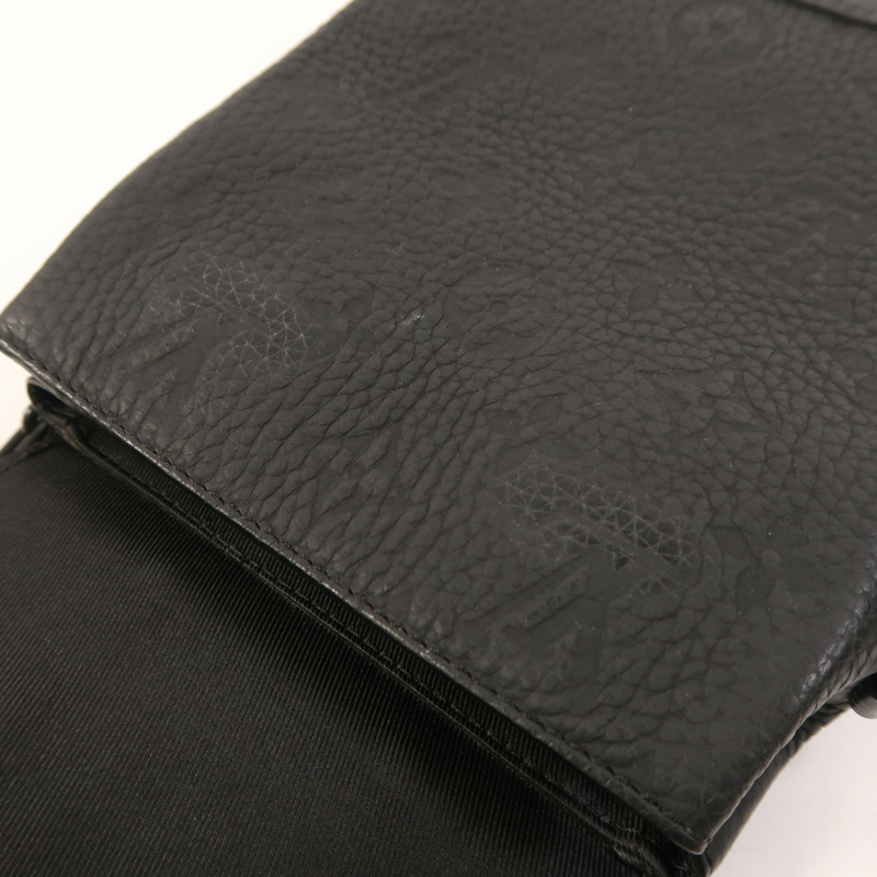 LOUIS VUITTON Monogram Taurillon Nano Steamer肩背袋-15