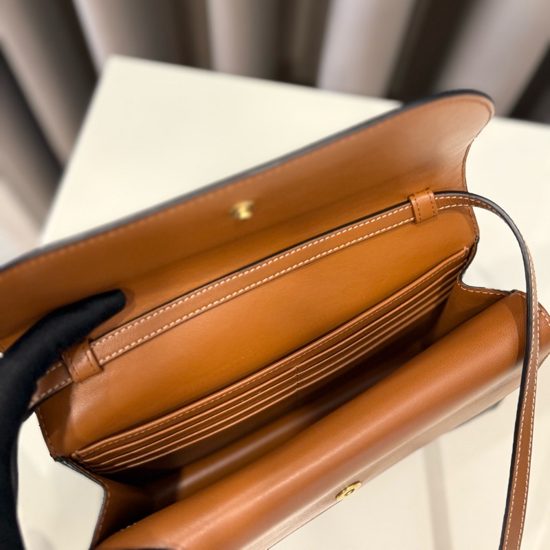 Celine triomphe經典老花翻蓋woc-4