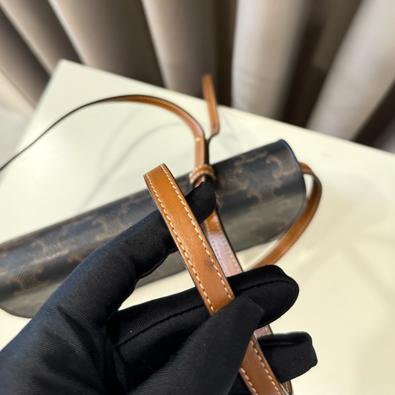 Celine triomphe經典老花翻蓋woc-5