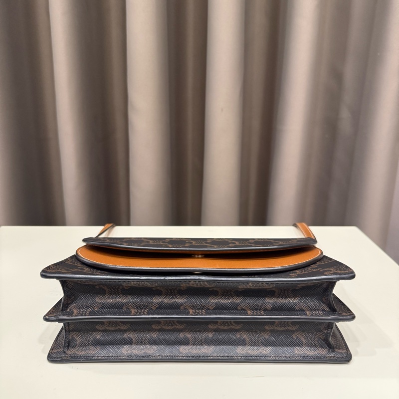 Celine triomphe經典老花翻蓋woc-7