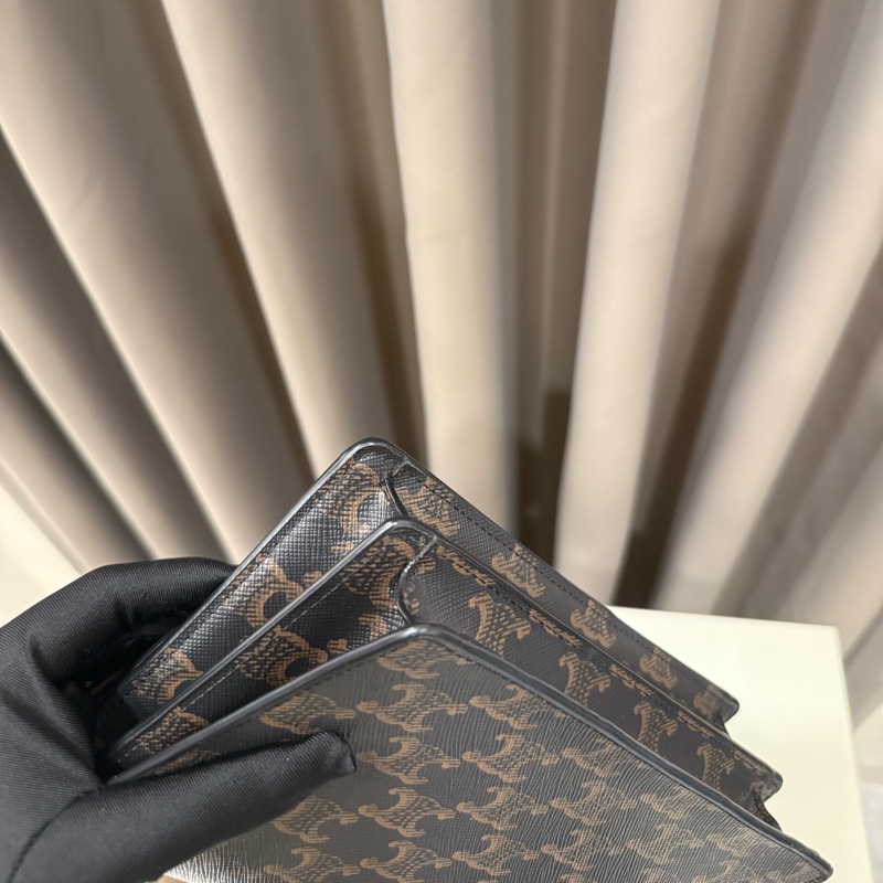 Celine triomphe經典老花翻蓋woc-8