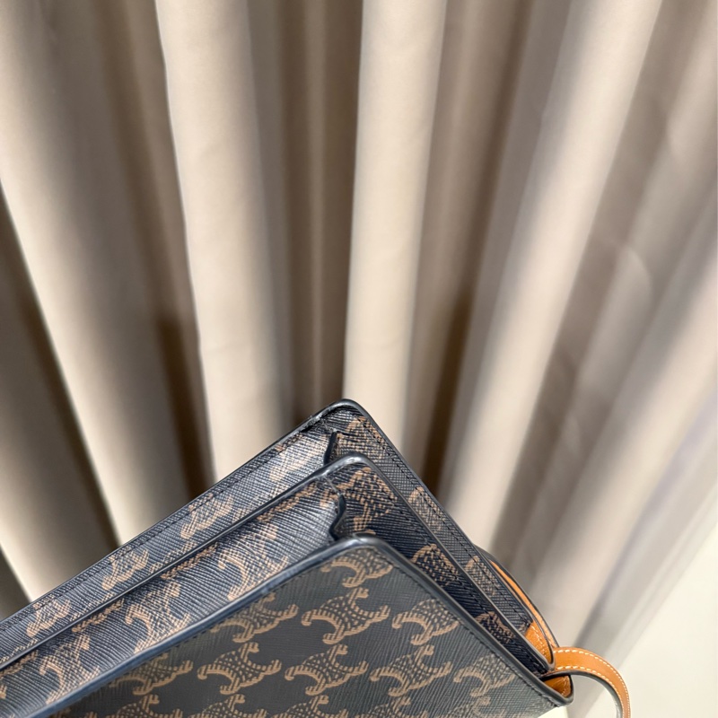 Celine triomphe經典老花翻蓋woc-9