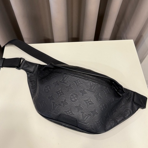 （極新美包）louisvuitton路易威登 黑壓紋discovery Pm腰包 M46036