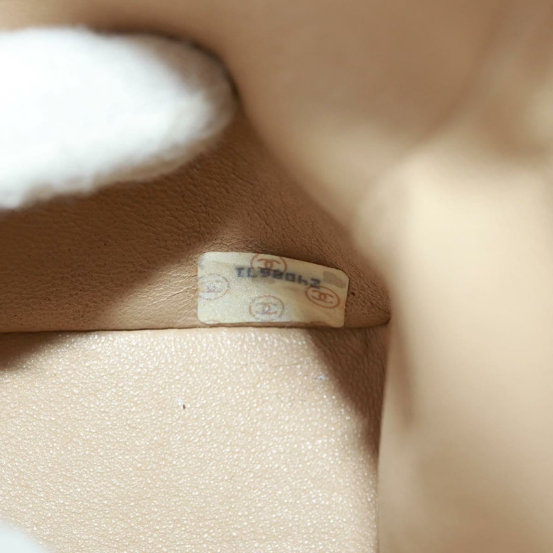 【日本直送】香奈兒 (CHANEL) 絎縫鏈條單肩包，羊皮材質，米色，金色雙C標誌，貨號 157554SM-26