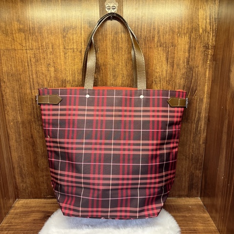 Burberry 格紋托特包