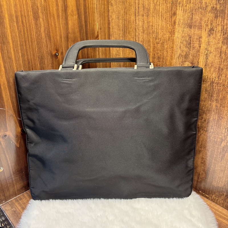 Prada 黑色手提包-1