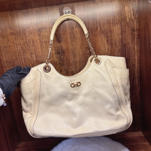 Salvatore Ferragamo 米白色手提包