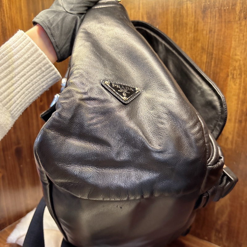 Prada 黑色皮革郵差包-5