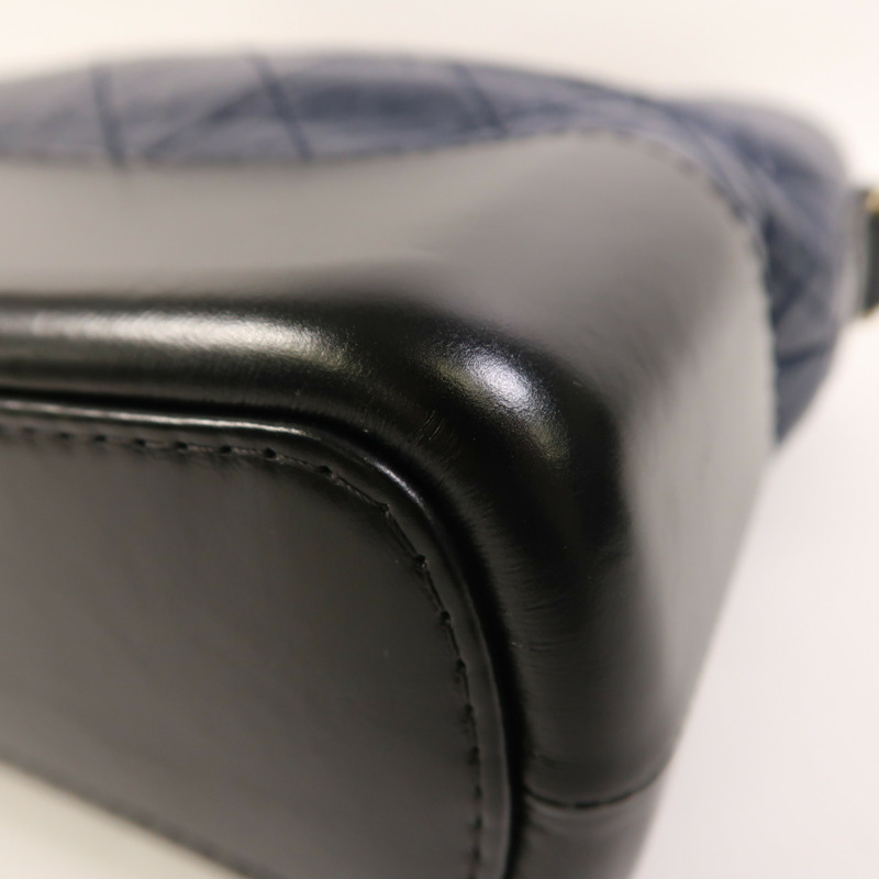 CHANEL 牛皮皮革Gabrielle Medium鏈帶肩背袋-10