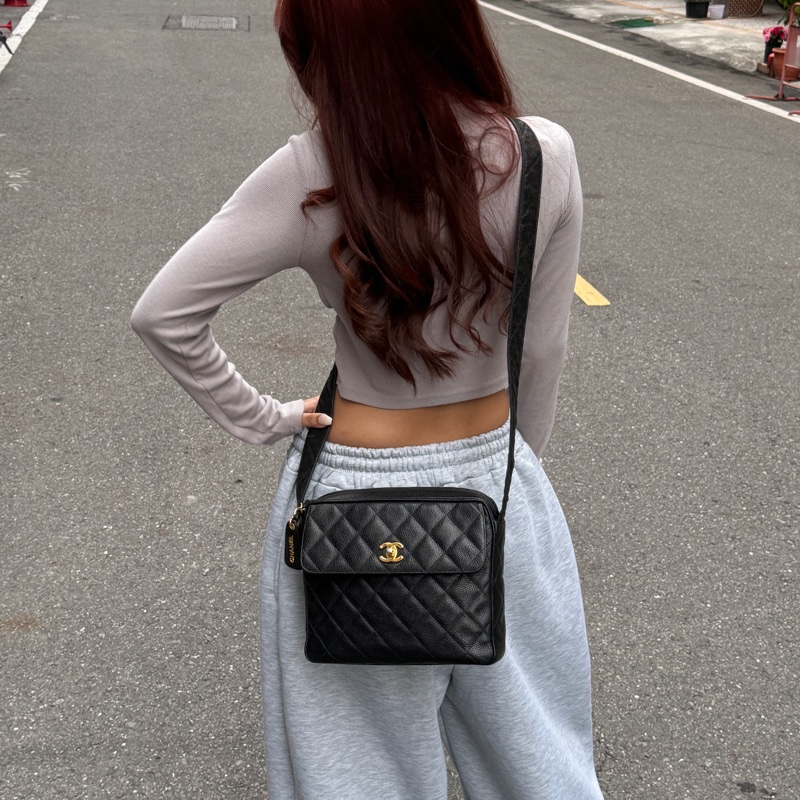 【超！級！新】 Chanel 黑金魚子醬牛皮 豆腐包 （專櫃26.4萬）-28