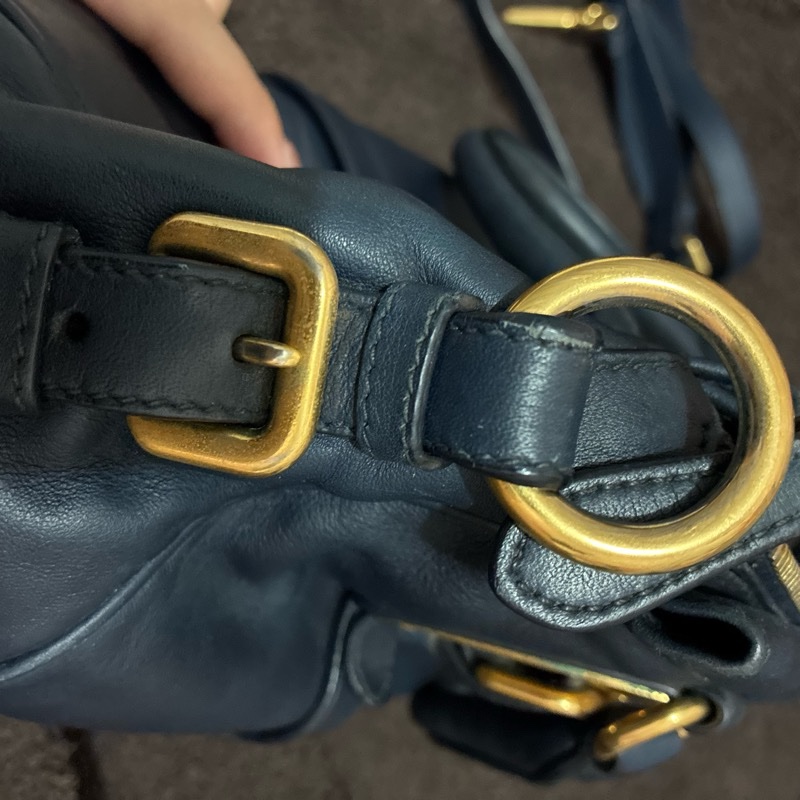 Prada 深藍色全皮 可斜背-11