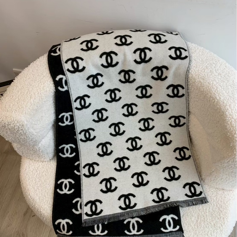Chanel 經典熊貓logo圍巾-3